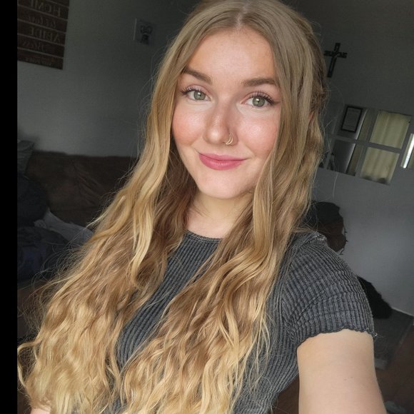 Meet your Posher, Kenz - Picture 7 of 9